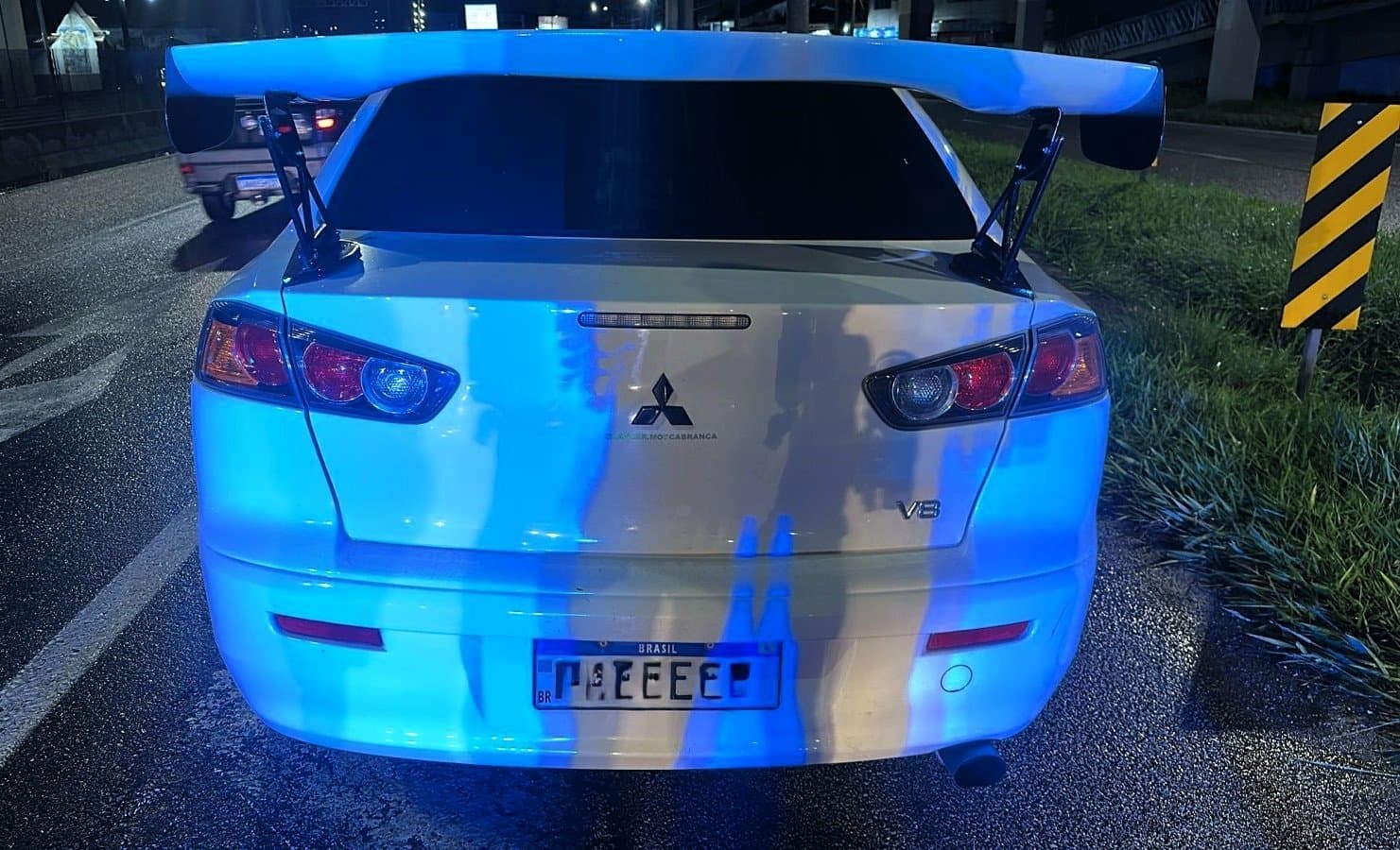 PRF prende dois motoristas por racha de alto risco na BR-101 entre Biguaçu e São José
