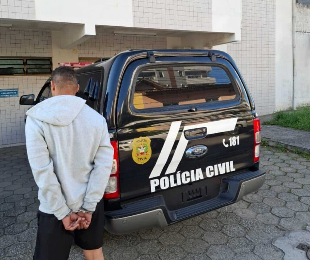 Foragido há 13 anos por homicídio é capturado em Biguaçu
