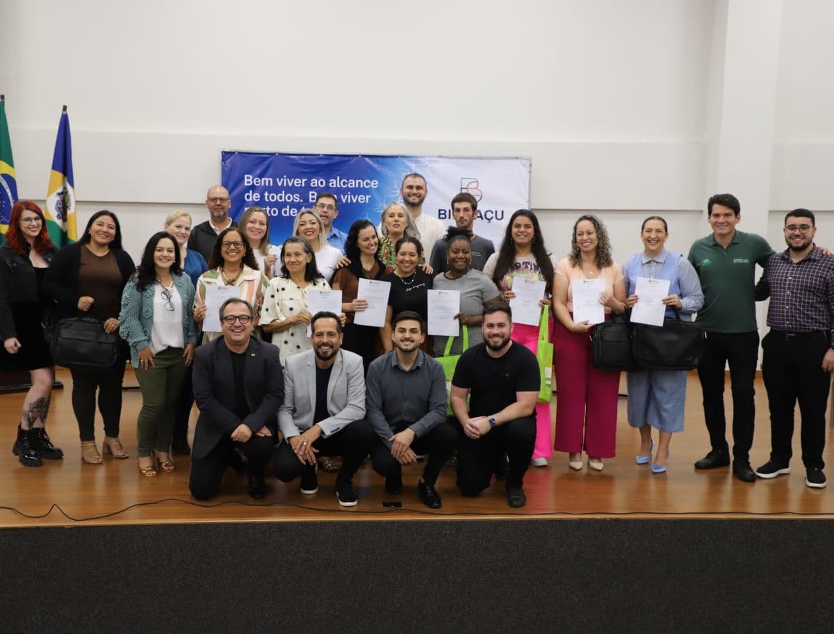 Biguaçu empossa 15 novos servidores para reforçar a educação municipal